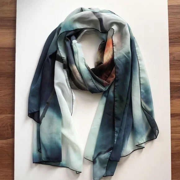 SQUIRREL! Scarf Wrap 35”x68” - Picture 2 of 2